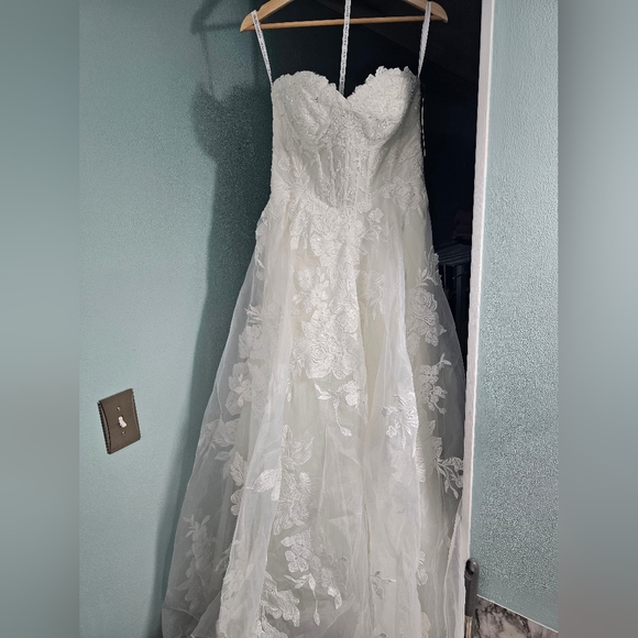 Oleg Cassini Wedding Dress